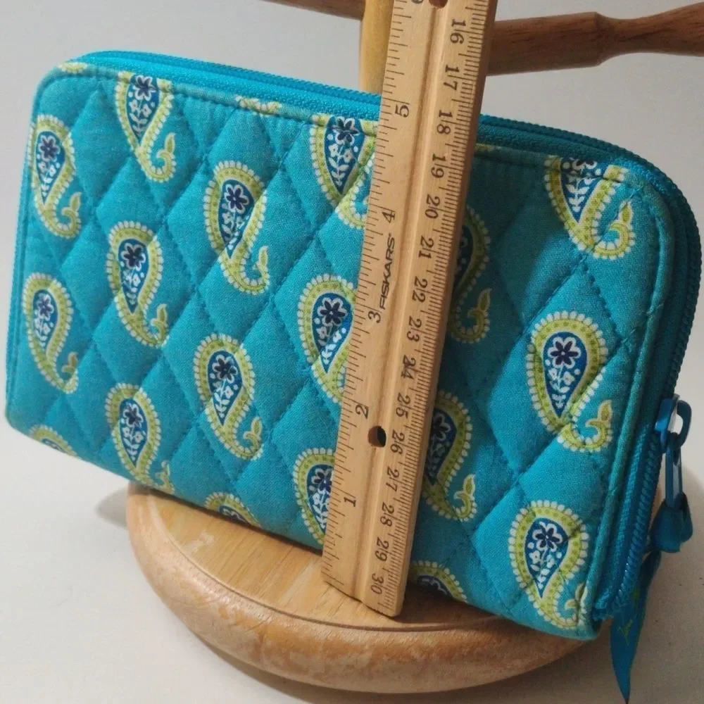 Vera Bradley Baby Blue Paisley Clutch‎ Wallet - Picture 13 of 16